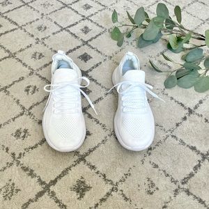 APL Techloom Breeze Knit Running Shoe